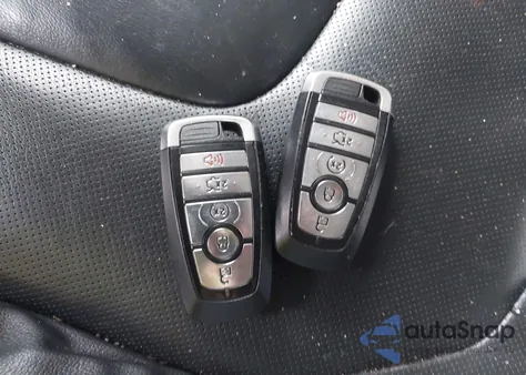 2017 Ford Edge Titanium z USA, uszkodzony, nr VIN 2FMPK4K85HBB94999